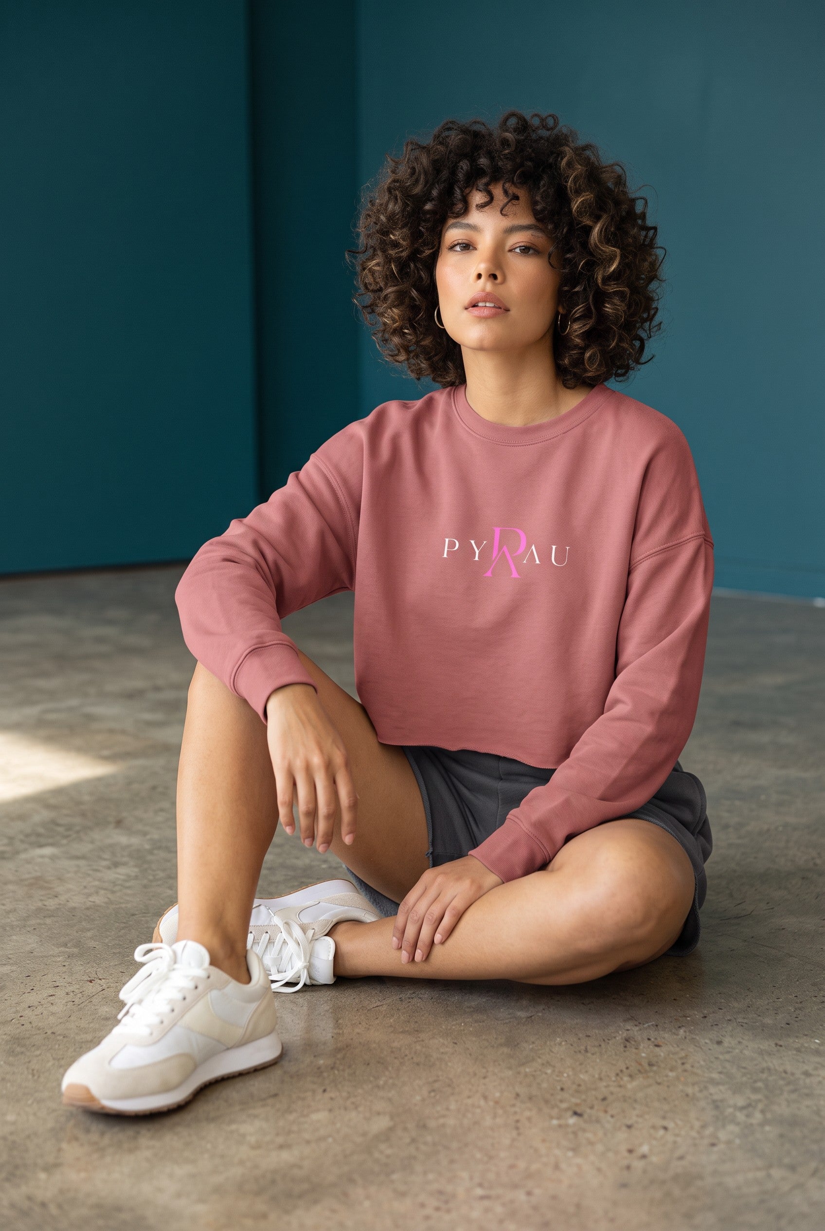 Pyrau Cropped Sweatshirt
